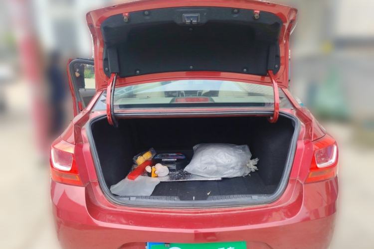 Used Chevrolet Cruze 2015 1.5L Classic SE MT Trunk