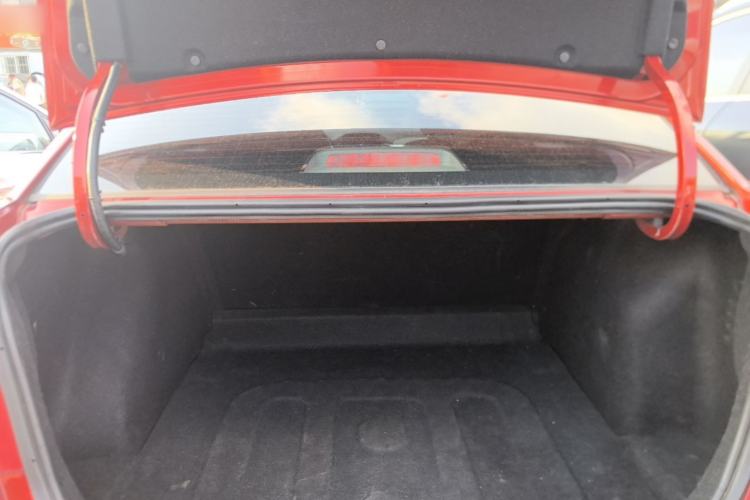 Used Chevrolet Cruze 2015 1.5L Classic SE MT Trunk