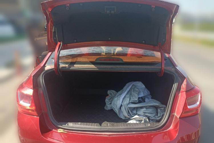 Used Chevrolet Cruze 2015 1.5L Classic SE MT Trunk