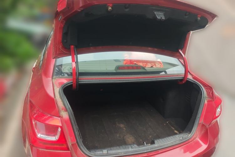 Used Chevrolet Cruze 2015 1.5L Classic SE AT Trunk