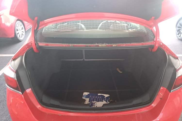 Used Chevrolet Cruze 2015 1.5L Automatic Luxury Edition Trunk