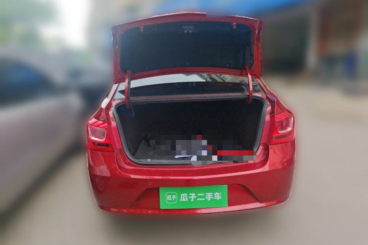 Used Chevrolet Cruze 2015 1.5L Classic SE AT Trunk