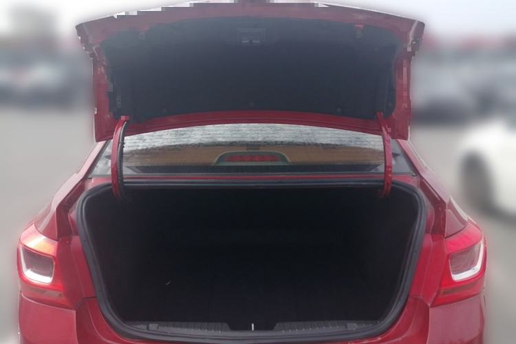 Used Chevrolet Cruze 2015 1.5L Classic SE AT Trunk