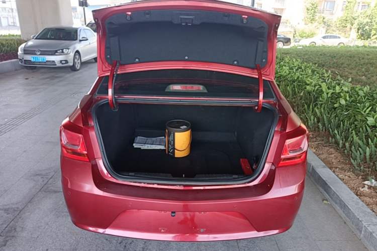 Used Chevrolet Cruze 2015 1.5L Classic SE AT Trunk