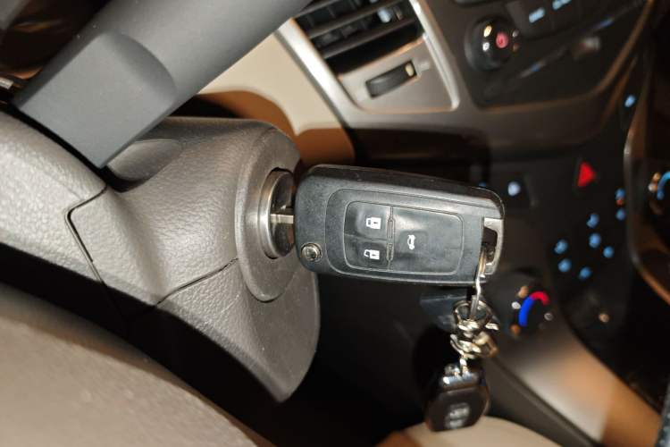 Used Chevrolet Cruze 2015 1.5L Classic SE AT Vehicle Key