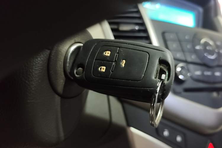 Used Chevrolet Cruze 2015 1.5L Classic SL MT Vehicle Key