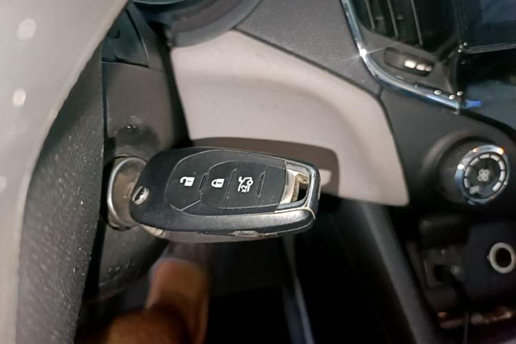 Used Chevrolet Cruze 2015 1.5L Automatic Luxury Edition Vehicle Key