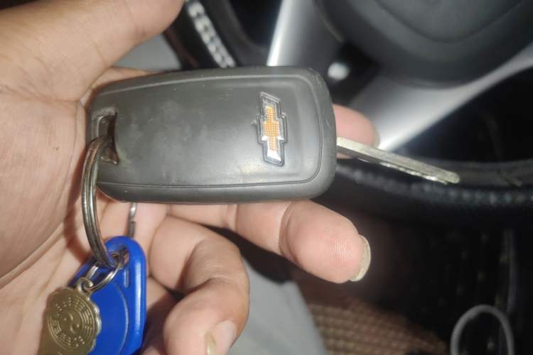 Used Chevrolet Cruze 2015 Hatchback 1.6L Automatic Comfort Edition Vehicle Key