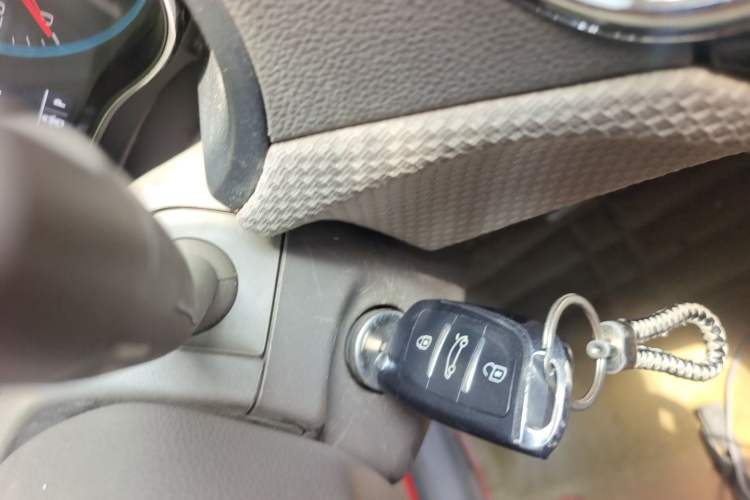 Used Chevrolet Cruze 2015 1.5L Automatic Fashion Navigation Edition Vehicle Key