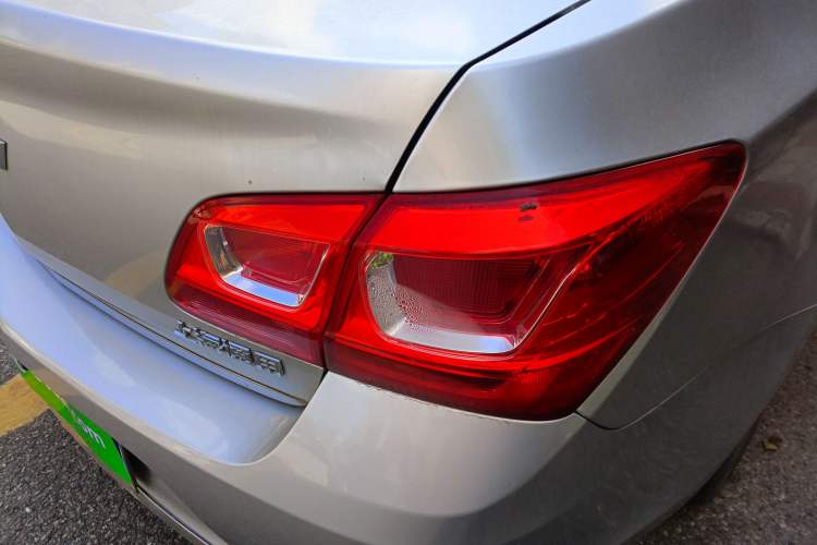 Used Chevrolet Cruze 2015 1.5L Classic SL MT Exterior 2