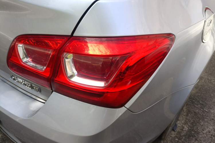 Used Chevrolet Cruze 2015 1.5L Classic SL MT Exterior 6
