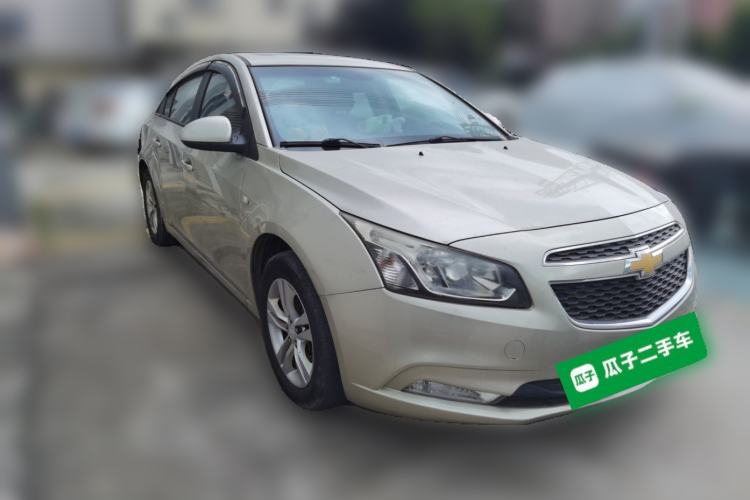 Used Chevrolet Cruze 2015 1.5L Classic SE AT Front Right 45 Deg