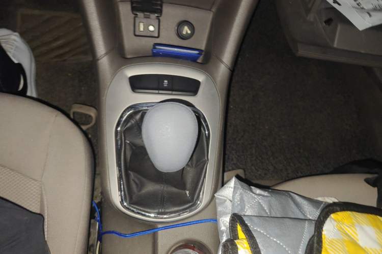 Used Chevrolet Cruze 2015 1.5L Manual Fashion Edition Gear Lever