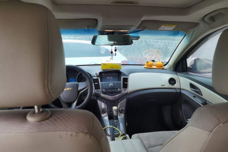 Used Chevrolet Cruze 2015 1.5L Classic SE AT Headliner