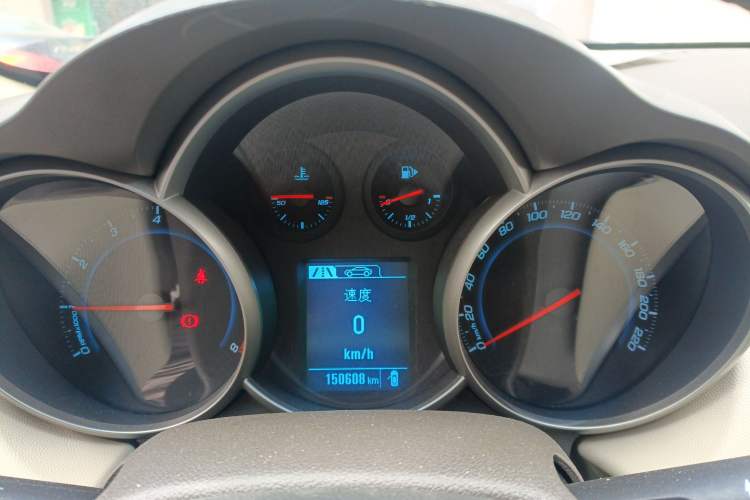 Used Chevrolet Cruze 2015 1.5L Classic SL MT Instrument Cluster