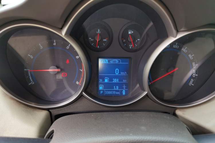 Used Chevrolet Cruze 2015 1.5L Classic SE AT Instrument Cluster