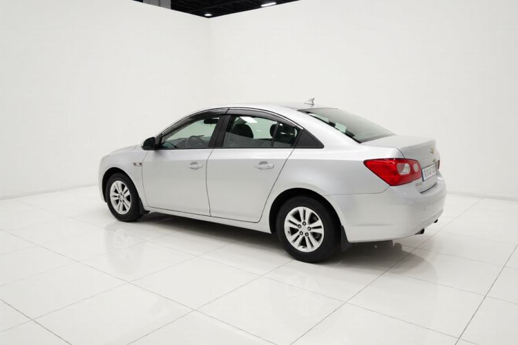 Used Chevrolet Cruze 2015 1.5L Classic SL MT Left Side