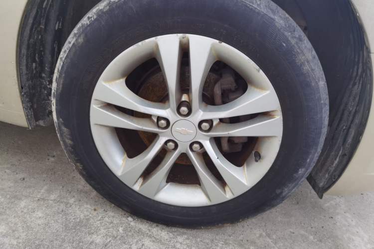Used Chevrolet Cruze 2015 1.5L Classic SE AT Right Front Wheel Hub