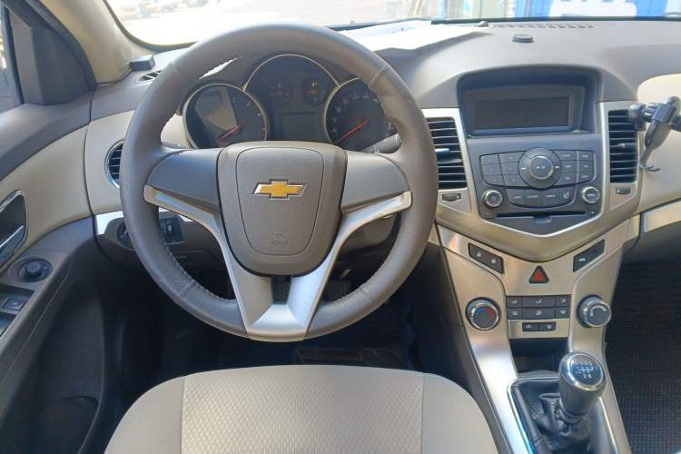 Used Chevrolet Cruze 2015 1.5L Classic SL MT Steering Wheel