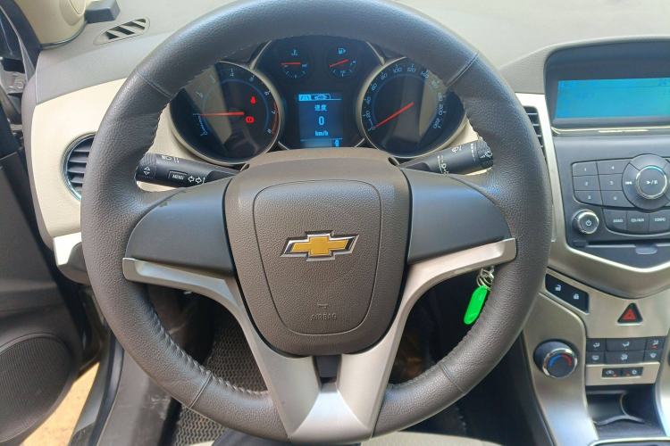 Used Chevrolet Cruze 2015 1.5L Classic SL MT Steering Wheel