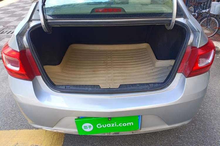 Used Chevrolet Cruze 2015 1.5L Classic SL MT Trunk