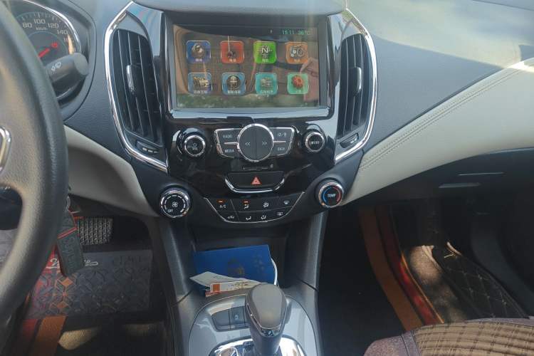 Used Chevrolet Cruze 2015 1.5L Automatic Luxury Edition Audio And AC Panel