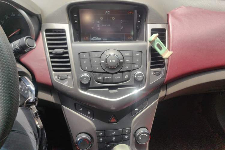 Used Chevrolet Cruze 2015 1.5L Classic SE AT Audio And AC Panel