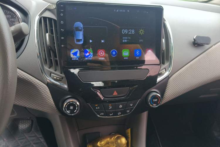 Used Chevrolet Cruze 2015 1.5L Manual Fashion Edition Audio And AC Panel