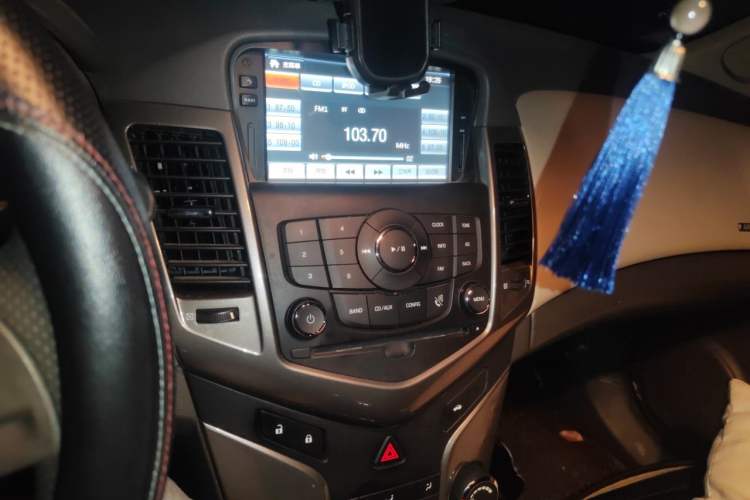 Used Chevrolet Cruze 2015 1.5L Classic SE MT Audio And AC Panel