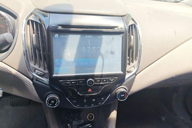 Used Chevrolet Cruze 2015 1.5L Automatic Fashion Navigation Edition Audio And AC Panel
