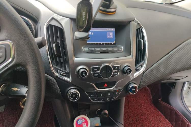 Used Chevrolet Cruze 2015 1.5L Manual Elite Edition Audio And AC Panel