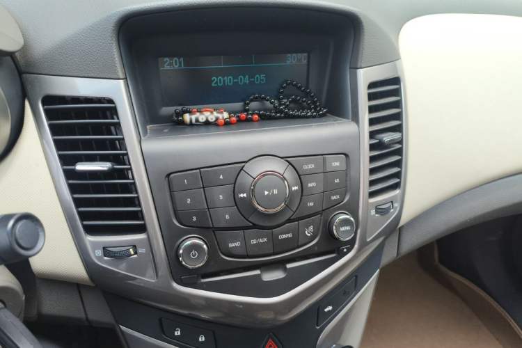 Used Chevrolet Cruze 2015 1.5L Classic SE AT Audio And AC Panel