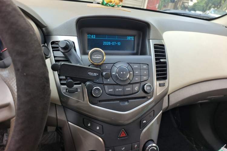 Used Chevrolet Cruze 2015 1.5L Classic SE AT Audio And AC Panel