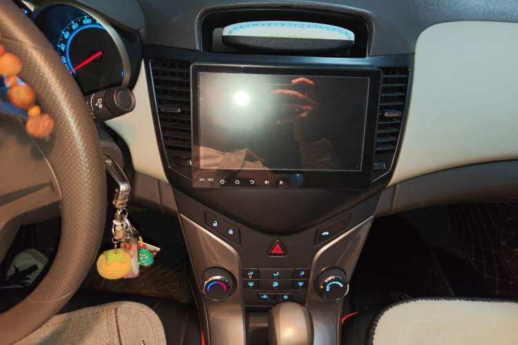 Used Chevrolet Cruze 2015 1.5L Classic SE AT Audio And AC Panel