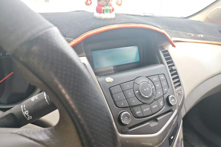 Used Chevrolet Cruze 2015 1.5L Classic SE AT Audio And AC Panel