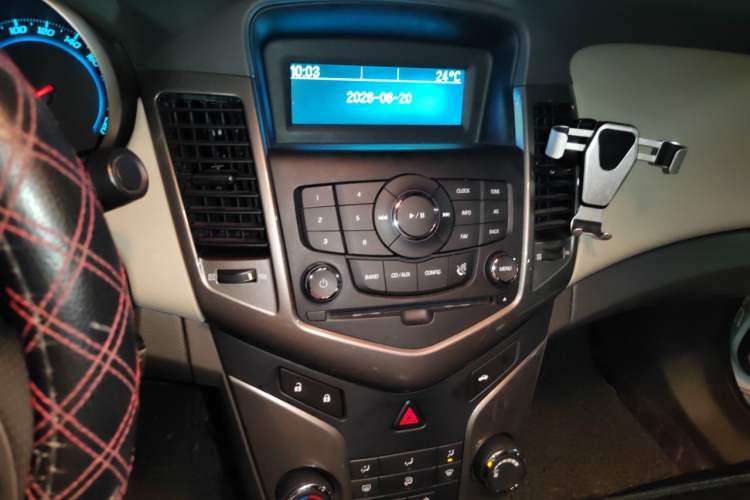 Used Chevrolet Cruze 2015 1.5L Classic SE AT Audio And AC Panel