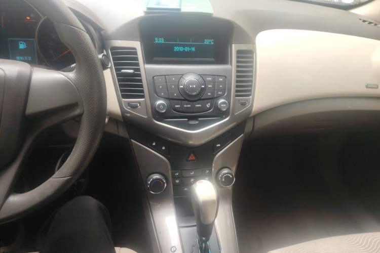 Used Chevrolet Cruze 2015 1.5L Classic SE AT Audio And AC Panel