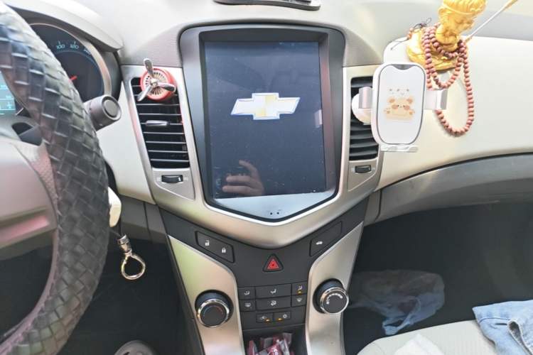 Used Chevrolet Cruze 2015 1.5L Classic SL MT Audio And AC Panel