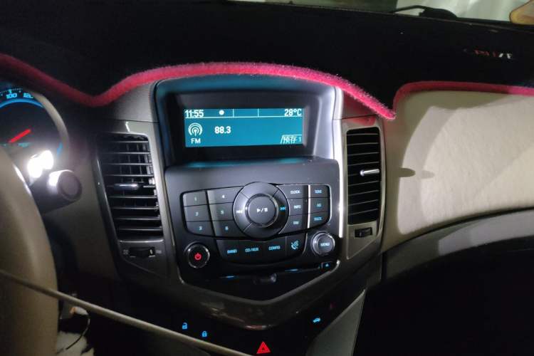 Used Chevrolet Cruze 2015 1.5L Classic SE MT Audio And AC Panel