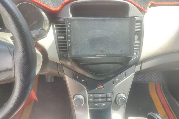 Used Chevrolet Cruze 2015 1.5L Classic SE MT Audio And AC Panel