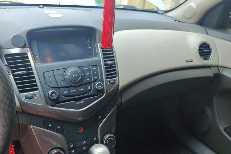Used Chevrolet Cruze 2015 1.5L Classic SE AT Audio And AC Panel