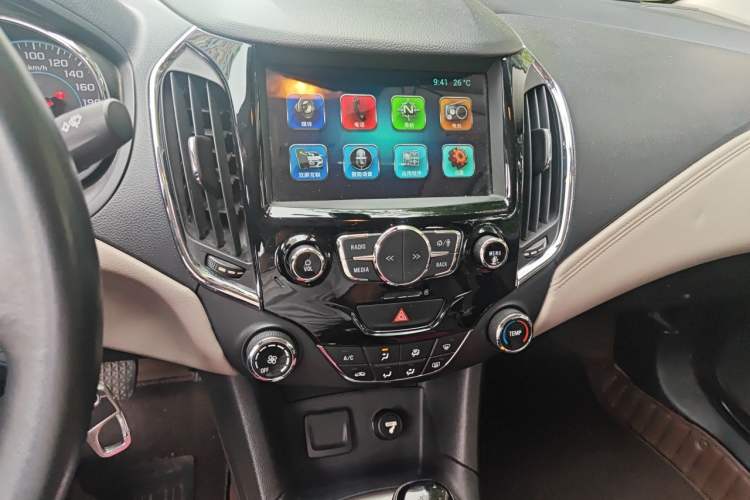 Used Chevrolet Cruze 2015 1.4T DCG Luxury Edition Audio And AC Panel