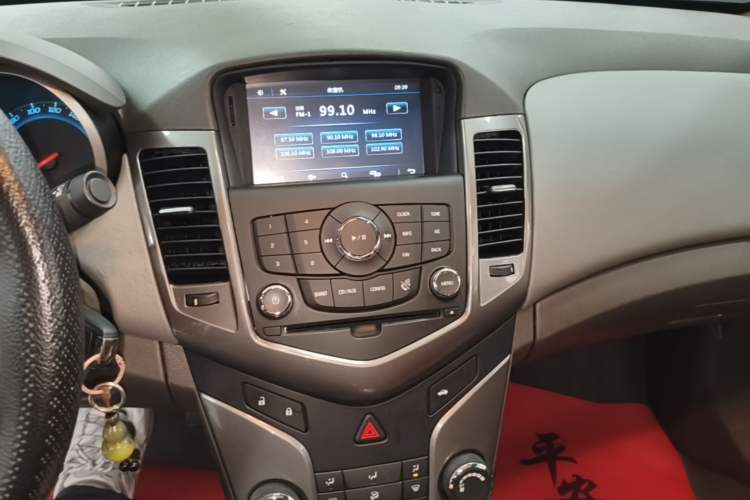Used Chevrolet Cruze 2015 1.5L Classic SE AT Audio And AC Panel