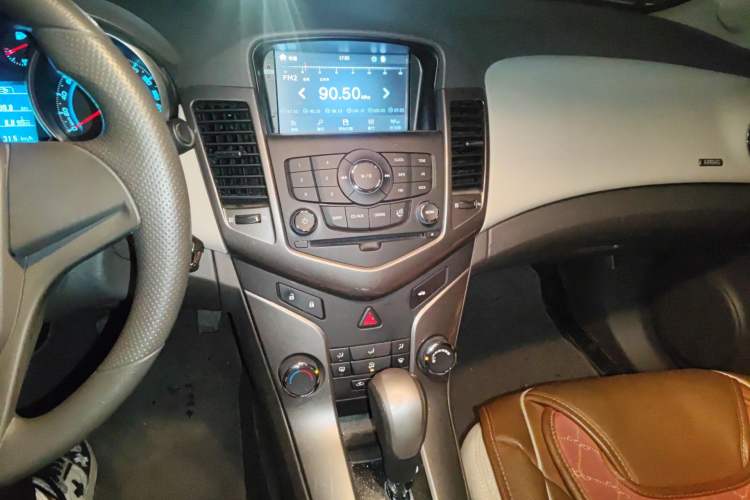 Used Chevrolet Cruze 2015 1.5L Classic SE AT Audio And AC Panel