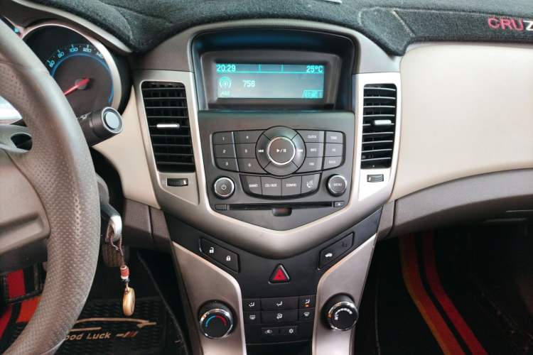 Used Chevrolet Cruze 2015 1.5L Classic SL MT Audio And AC Panel