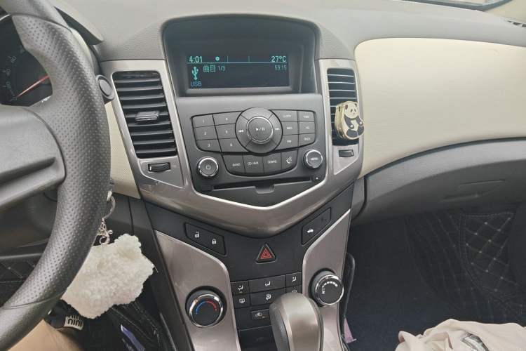 Used Chevrolet Cruze 2015 1.5L Classic SE AT Audio And AC Panel