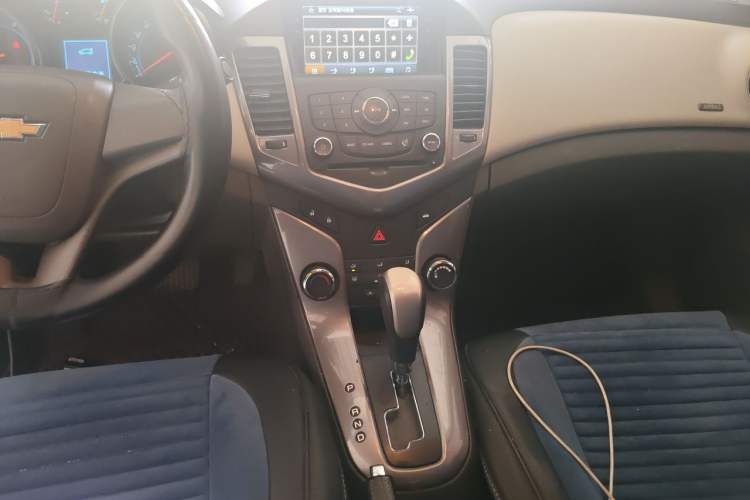 Used Chevrolet Cruze 2015 1.5L Classic SE AT Audio And AC Panel