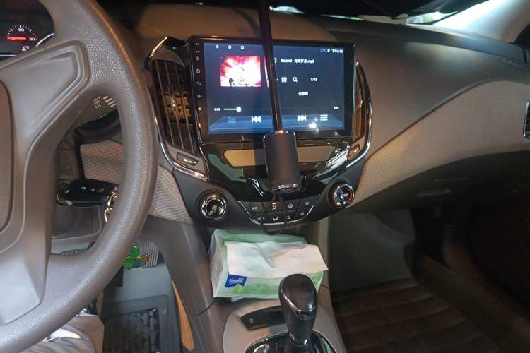Used Chevrolet Cruze 2015 1.5L Automatic Fashion Navigation Edition Audio And AC Panel