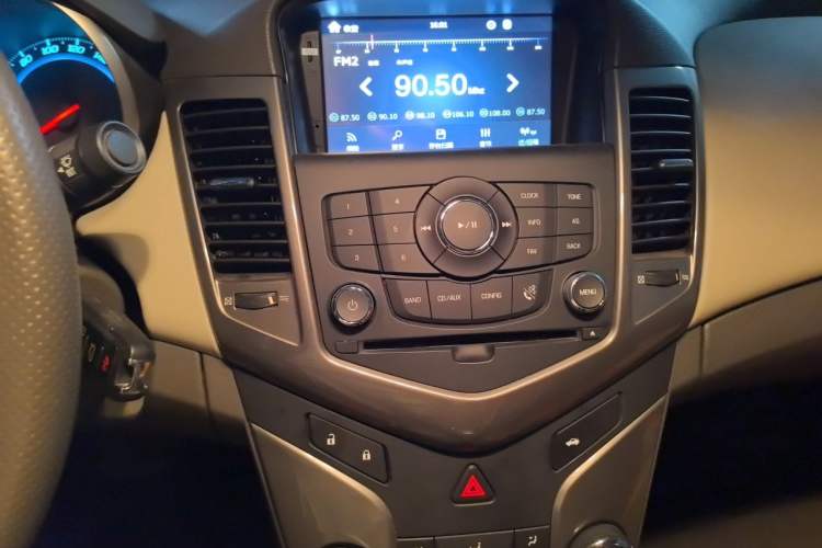 Used Chevrolet Cruze 2015 1.5L Classic SE AT Audio And AC Panel