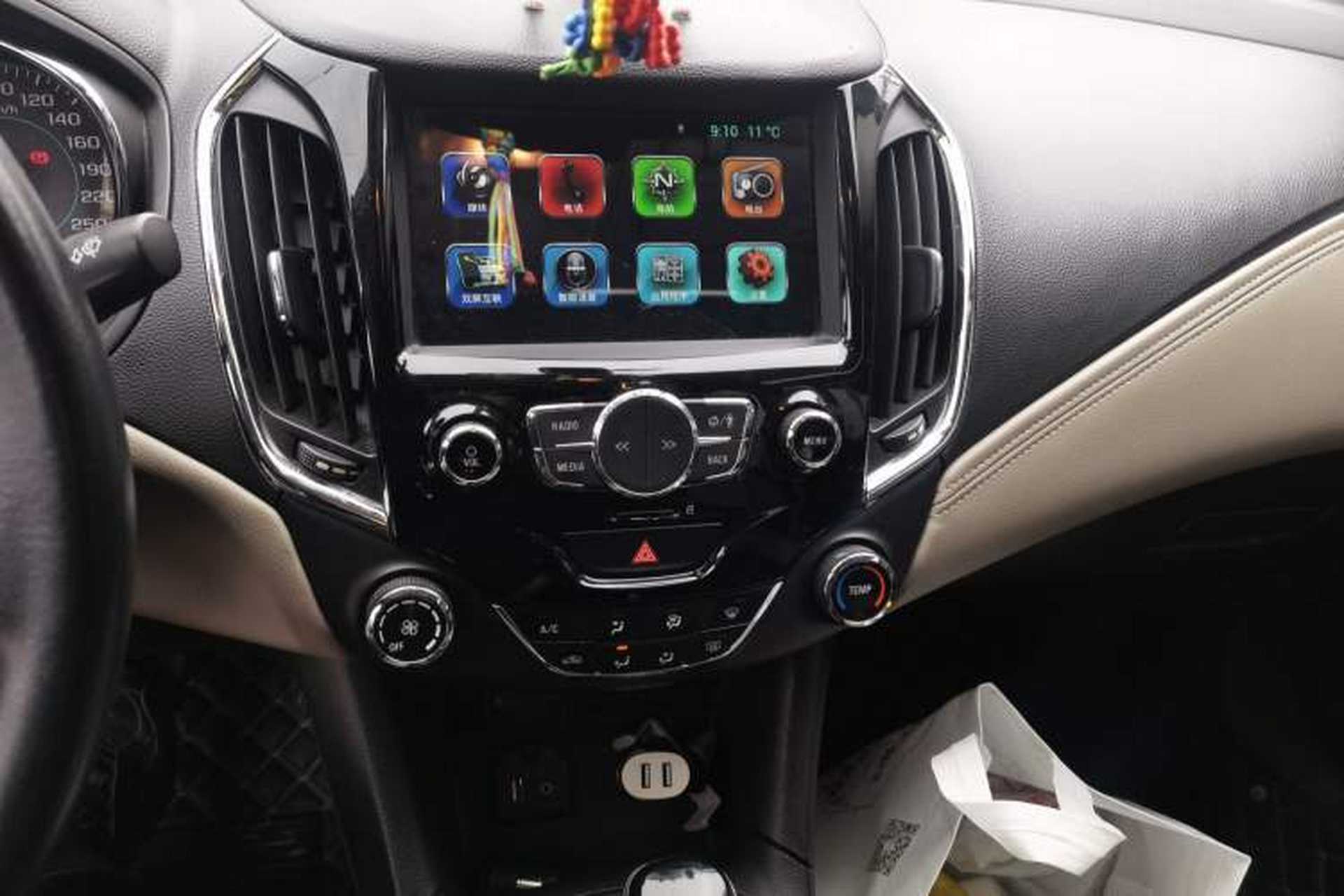 Used Chevrolet Cruze 2015 1.4T DCG Luxury Edition Audio And AC Panel
